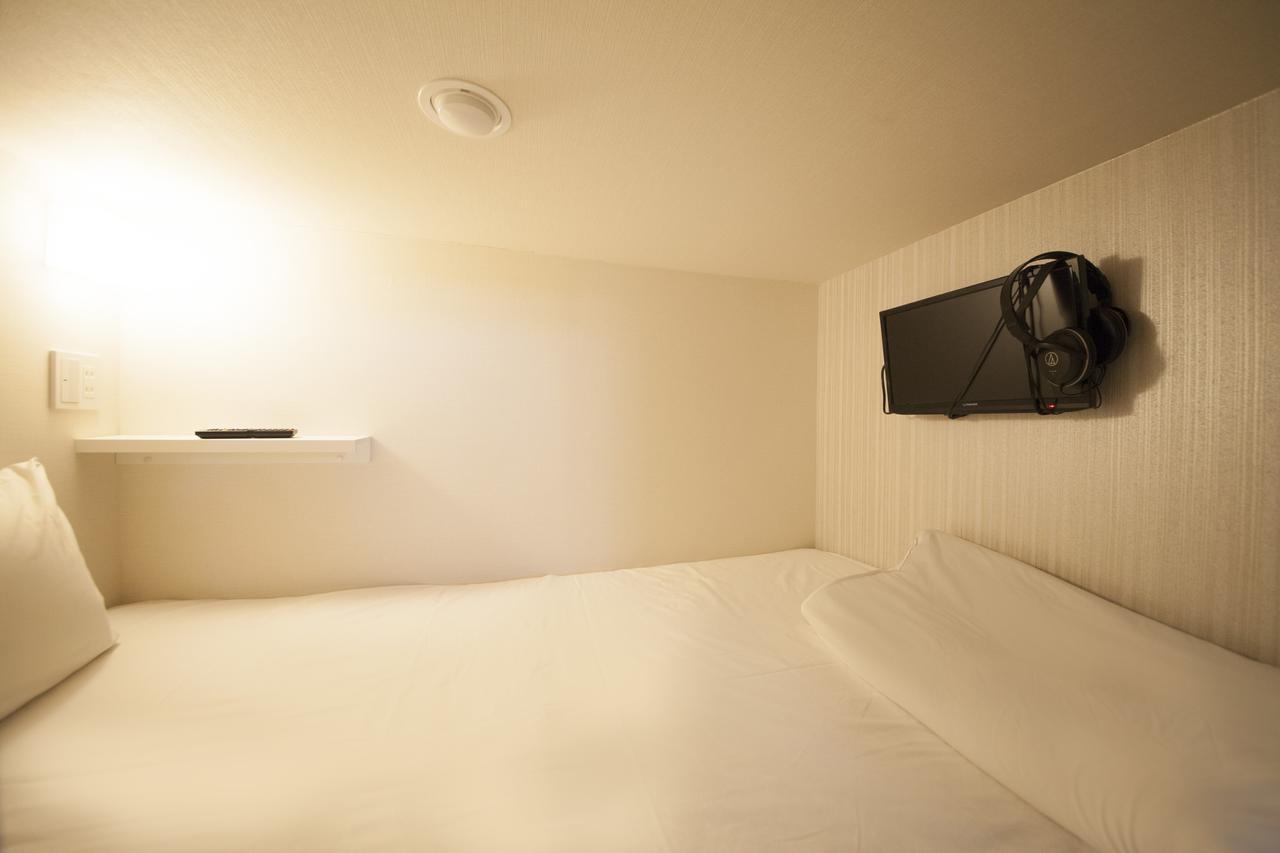 Ueno Station Hostel Oriental 1 Male Only Токіо Екстер'єр фото