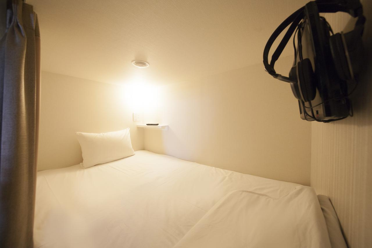 Ueno Station Hostel Oriental 1 Male Only Токіо Екстер'єр фото