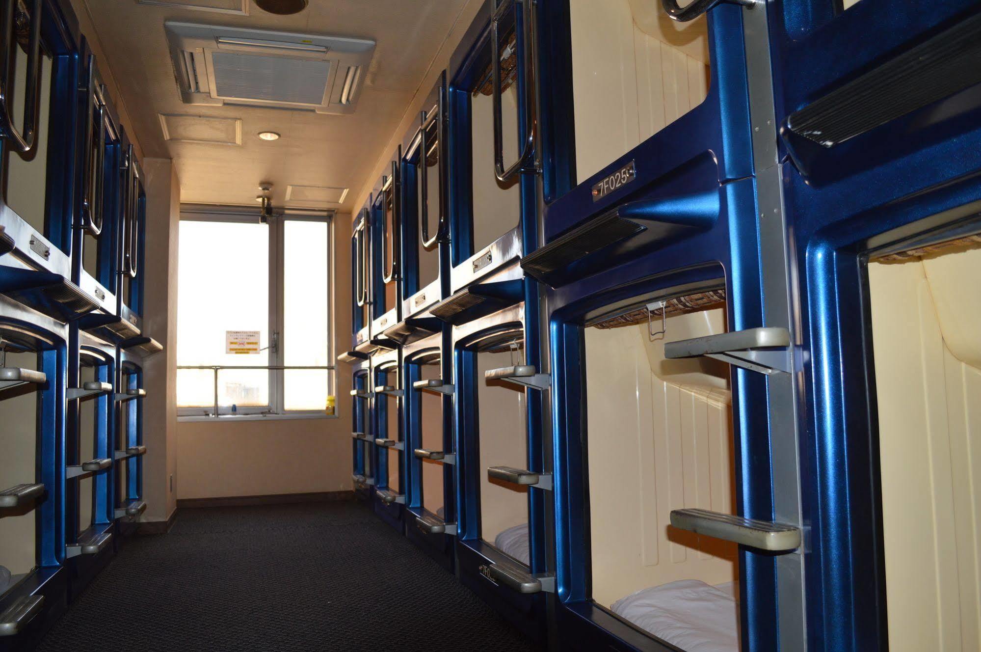 Ueno Station Hostel Oriental 1 Male Only Токіо Екстер'єр фото