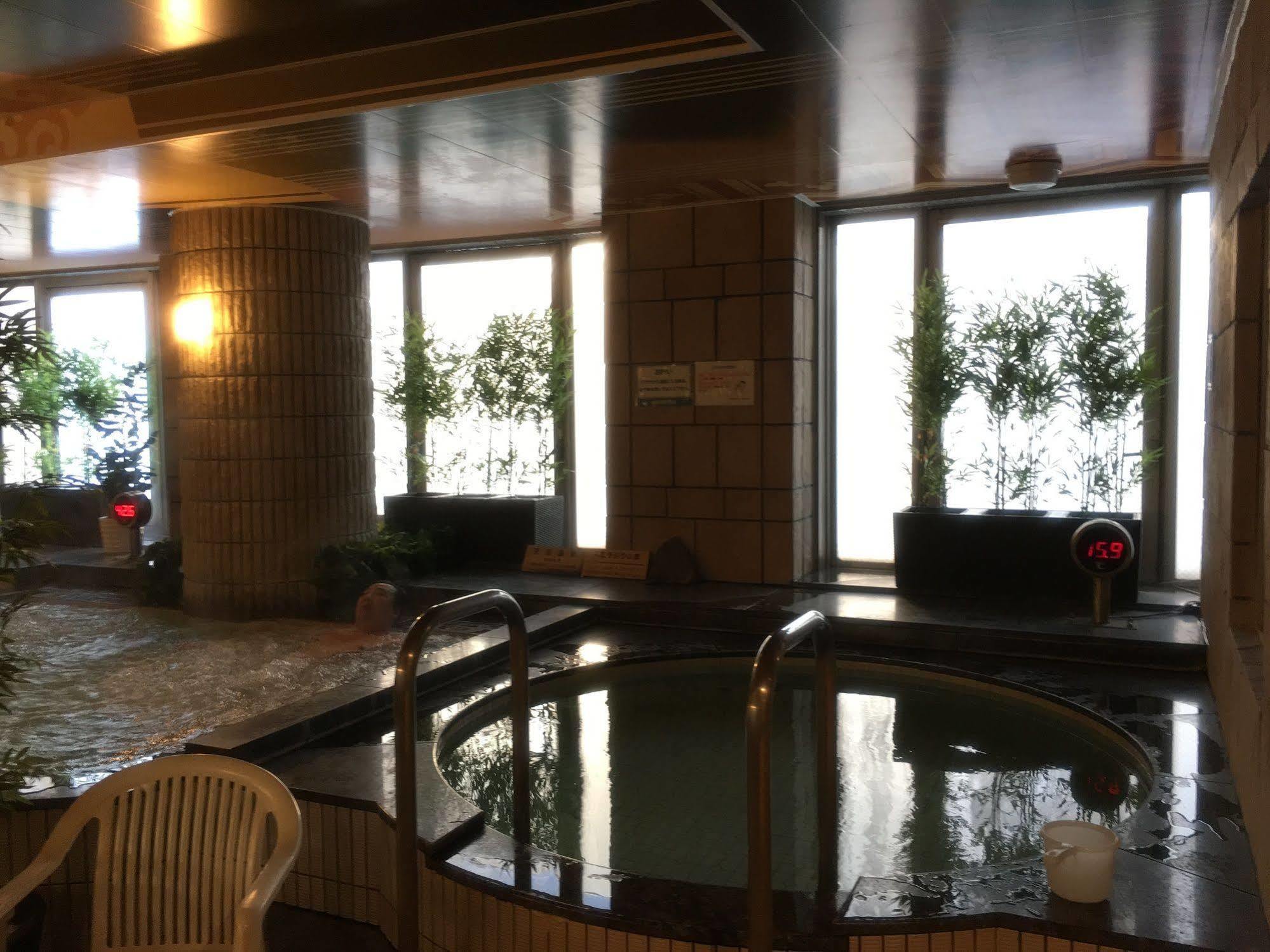 Ueno Station Hostel Oriental 1 Male Only Токіо Екстер'єр фото